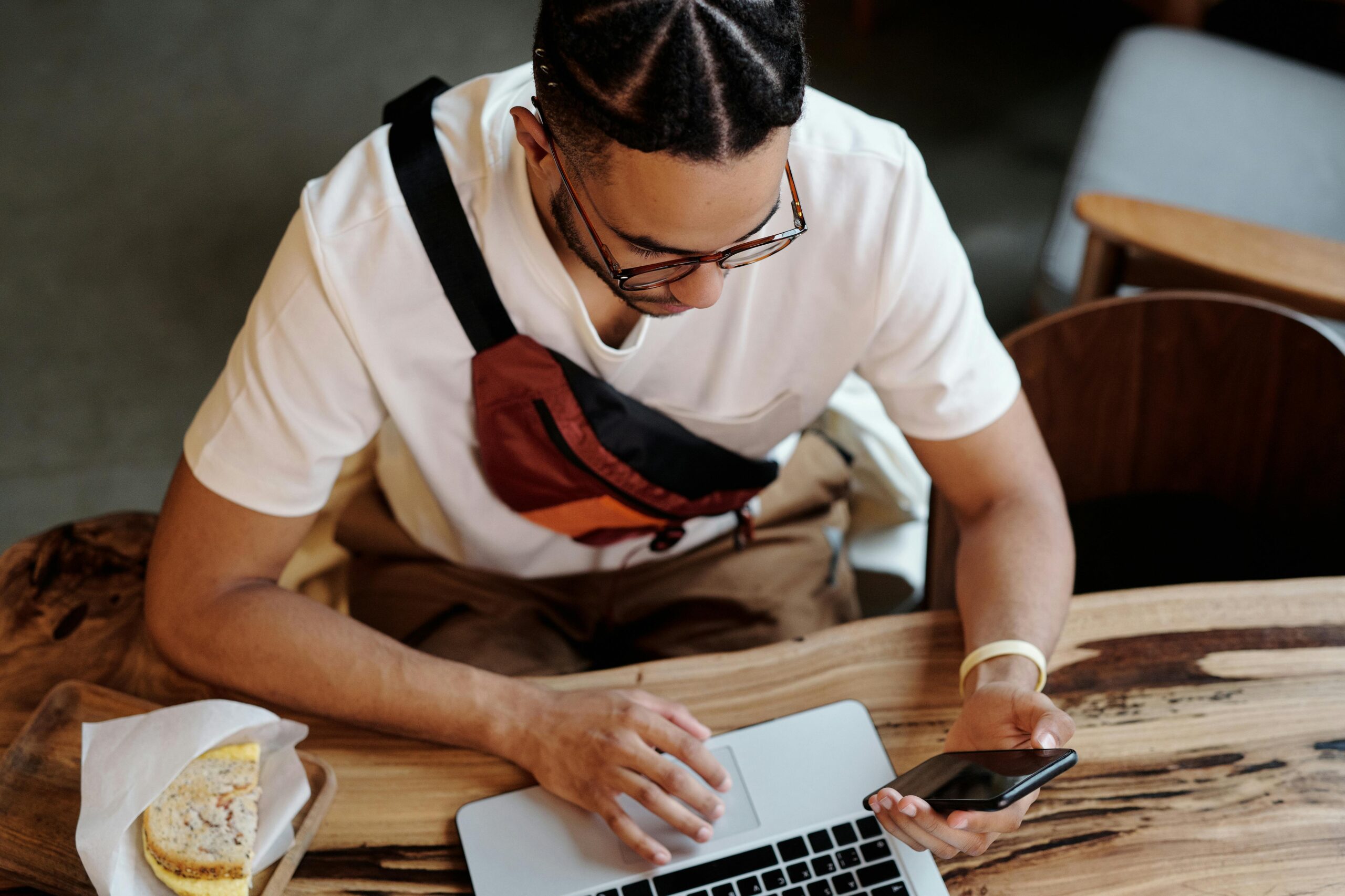 You are currently viewing The 7 BEST Side Hustles That Make $100+ Per Day in 2024