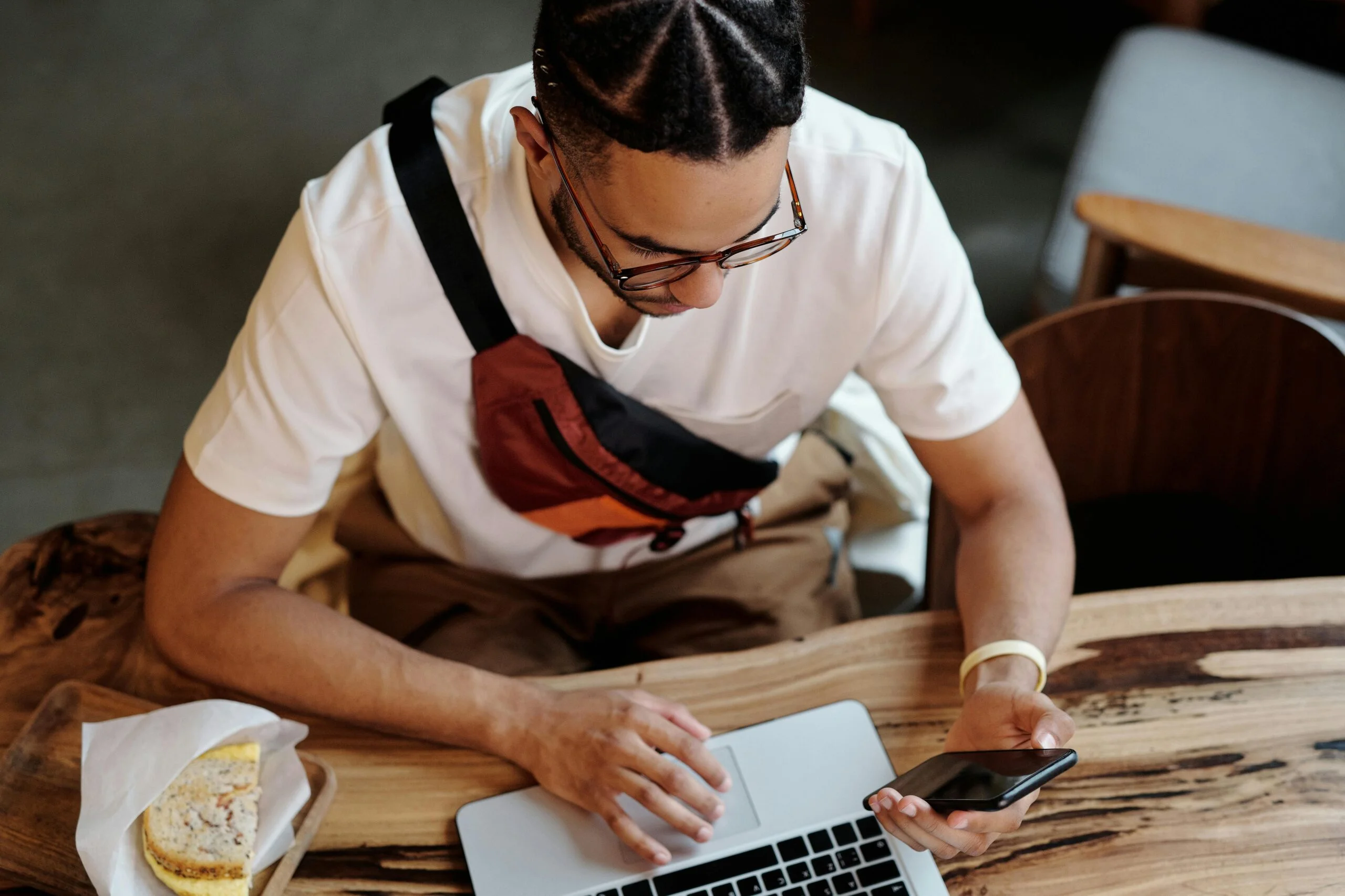 You are currently viewing The 7 BEST Side Hustles That Make $100+ Per Day in 2024